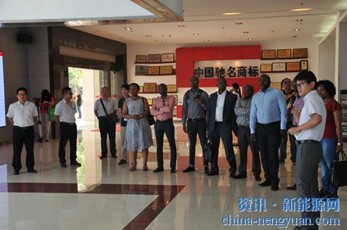 南非现执政的非国大党经济发展论坛（PBF）主席 达瑞尔·斯瓦尼普姆凯基博士莅临易事特考察科技创新及对非经贸成果