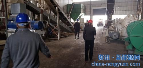 黑龙江客户来宇龙公司考察木屑颗粒设备