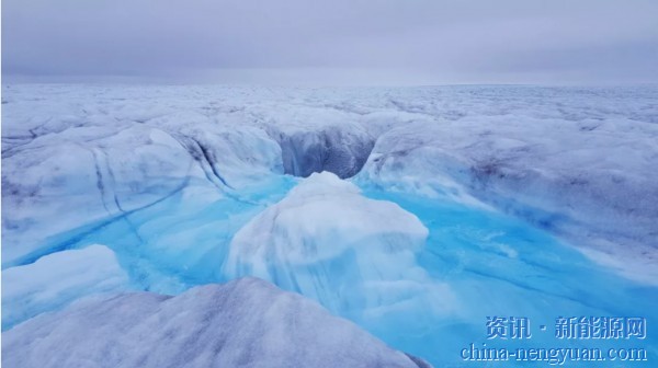 超过10个最大的水电站！格陵兰冰盖的融水瀑布能够产生巨大能量