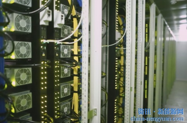 AI机架密度的真正限制：电力、冷却与故障风险