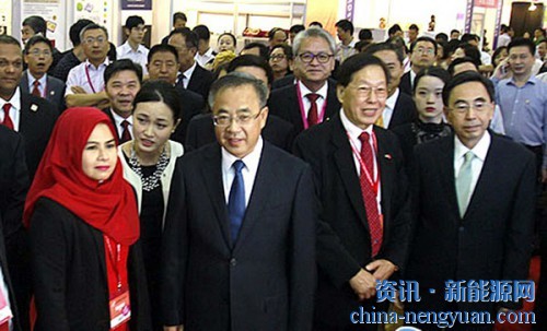 胡春华书记、朱小丹省长出席第十二届中博会 易事特与众企同台秀智，深受好评