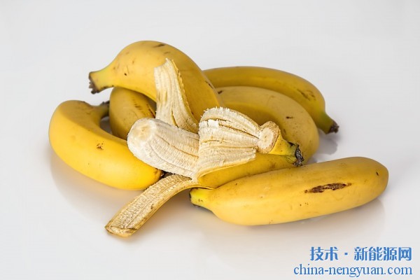 超快光热解从香蕉皮中提取氢气